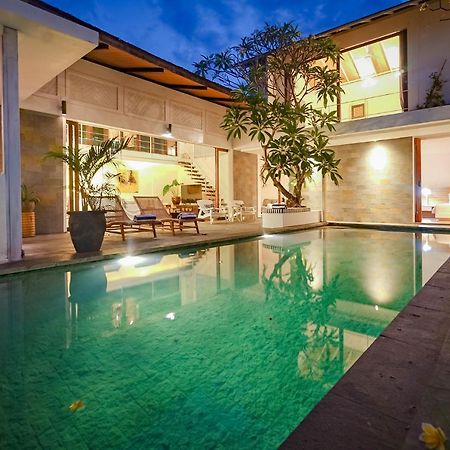 Bias Villa Seminyak Buitenkant foto