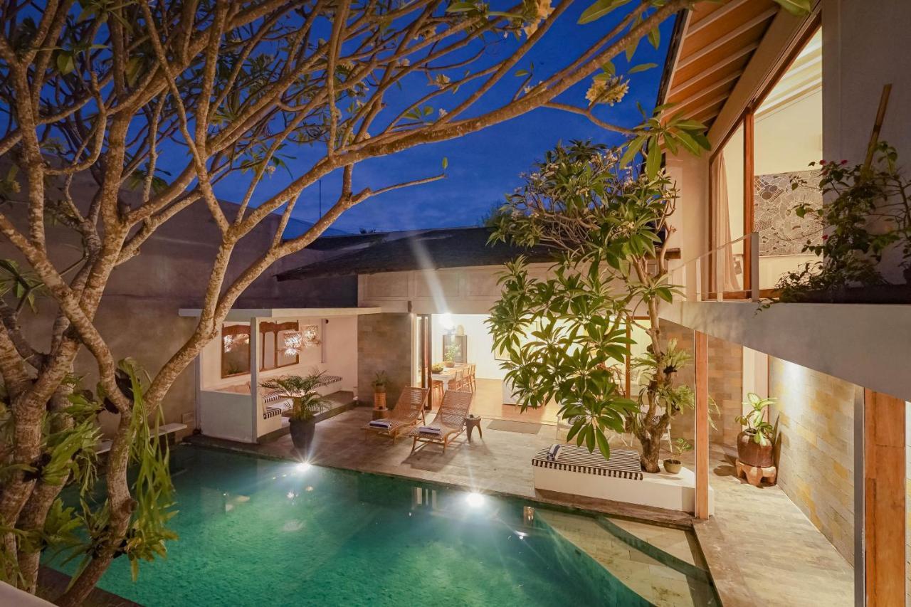 Bias Villa Seminyak Buitenkant foto