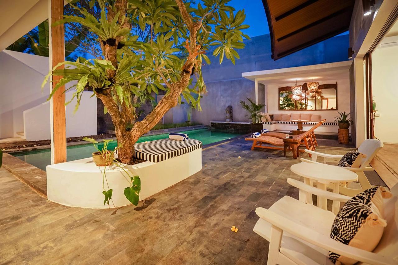 Bias Villa Seminyak Buitenkant foto