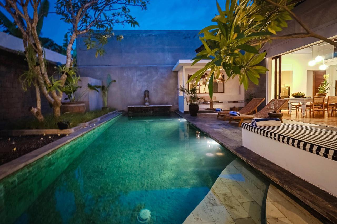 Bias Villa Seminyak Buitenkant foto